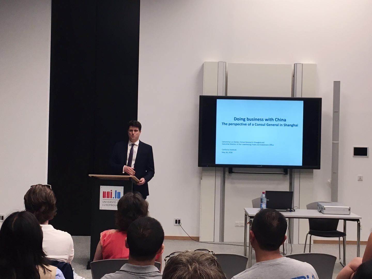 图一:吕可为领事讲座现场